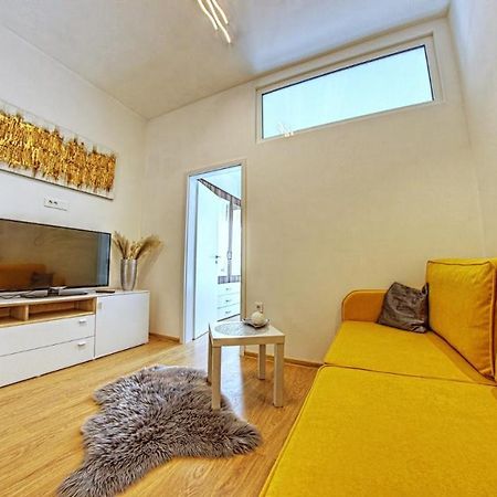 Caligula City Center Apartment 普拉 外观 照片