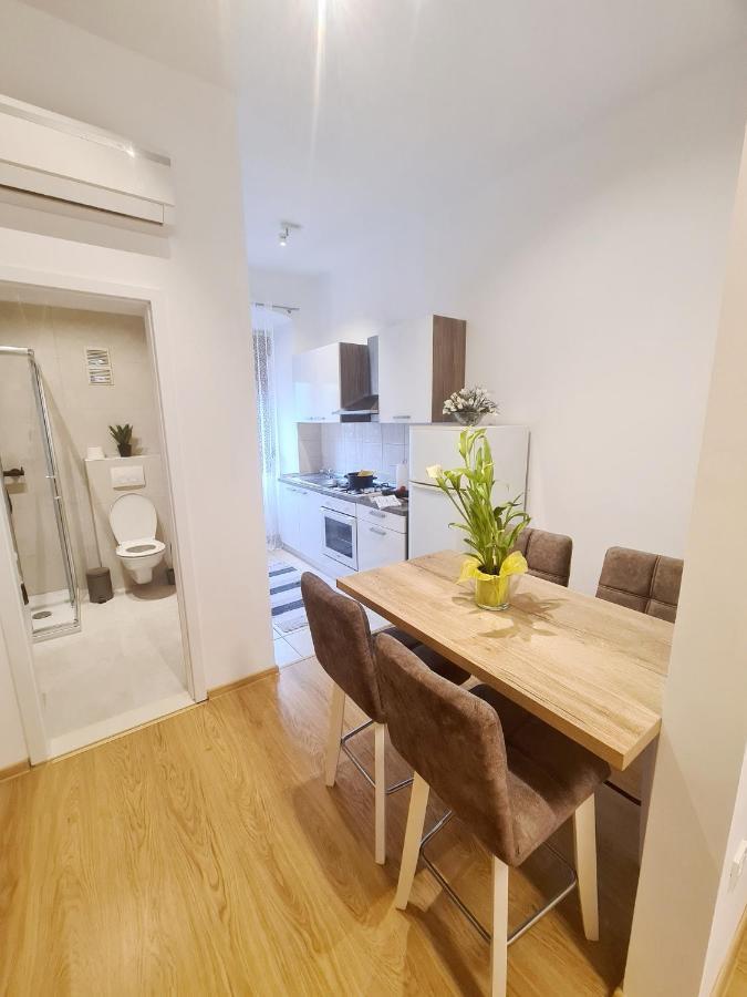 Caligula City Center Apartment 普拉 外观 照片