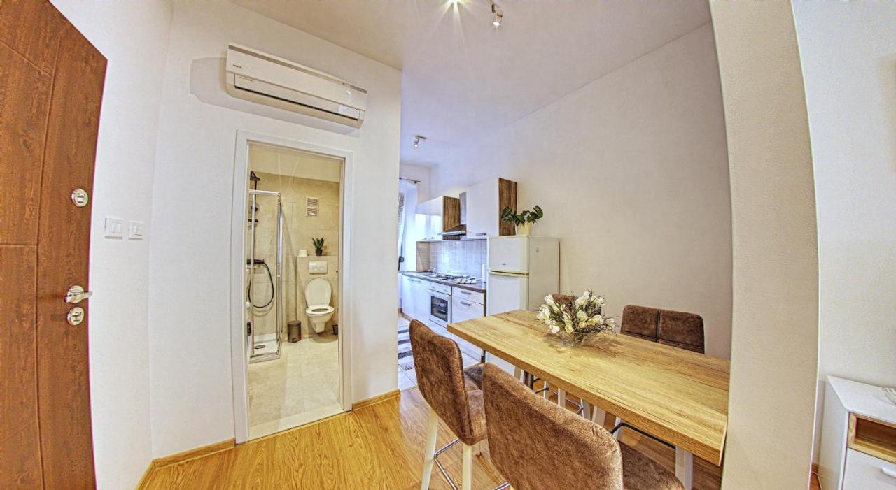 Caligula City Center Apartment 普拉 外观 照片